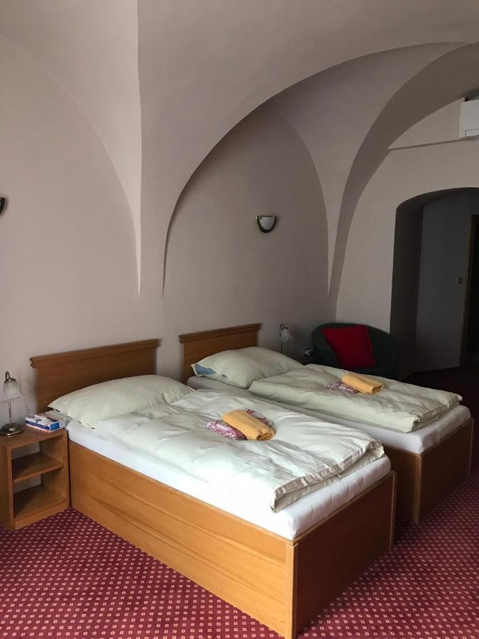 Hotel U Zlateho Andela Pardubice Exterior photo